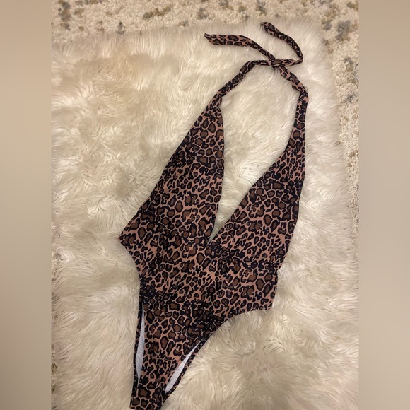 NEW never worn!* size medium animal print one piece - Picture 6 of 8